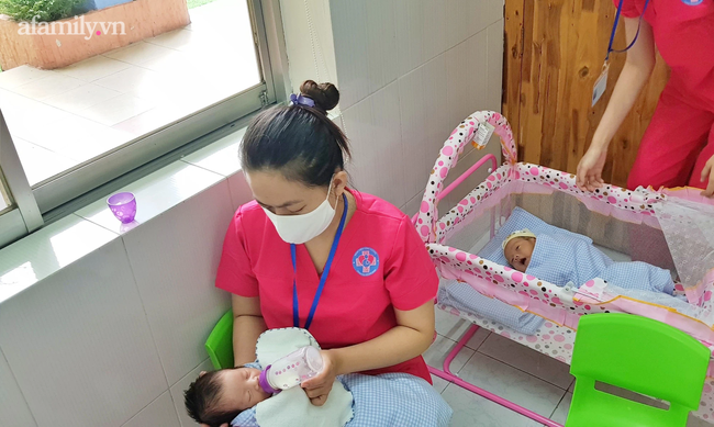 Bệnh viện Hùng Vương với vai trò chủ quản sẽ cung cấp các quy trình chuyên môn, cũng như tập huấn cho các cô bảo mẫu chăm sóc trẻ.